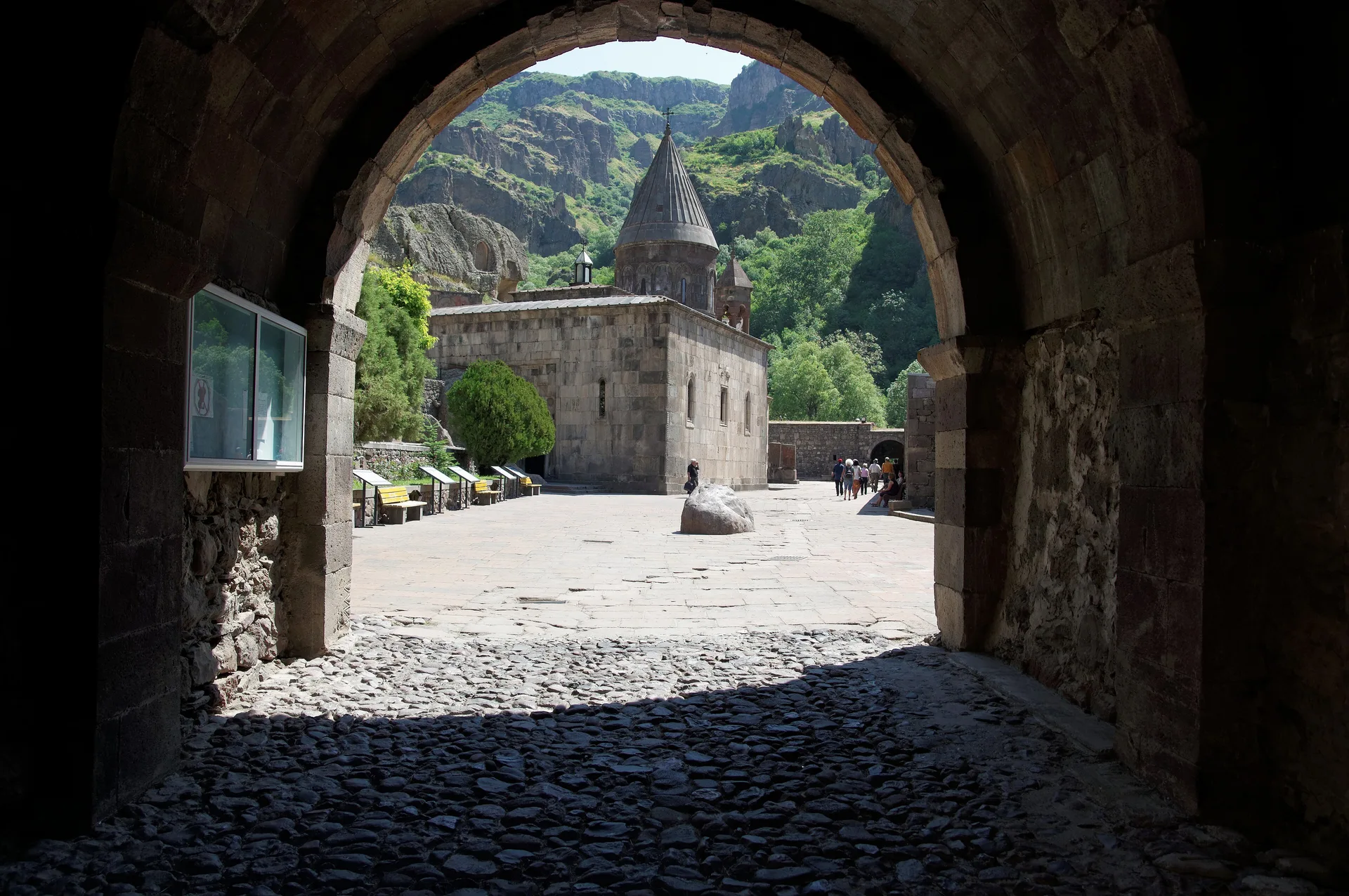 Armenia with Elderly Parents: How to Plan a Comfortable Route