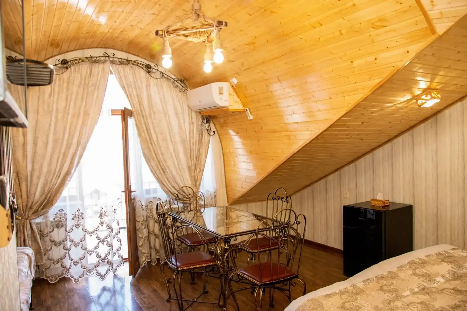 Har-Mar отель, Гориc