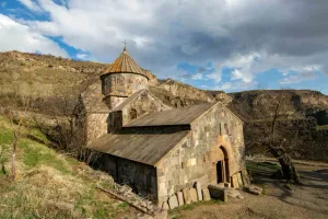 Монастырь Гндеванк