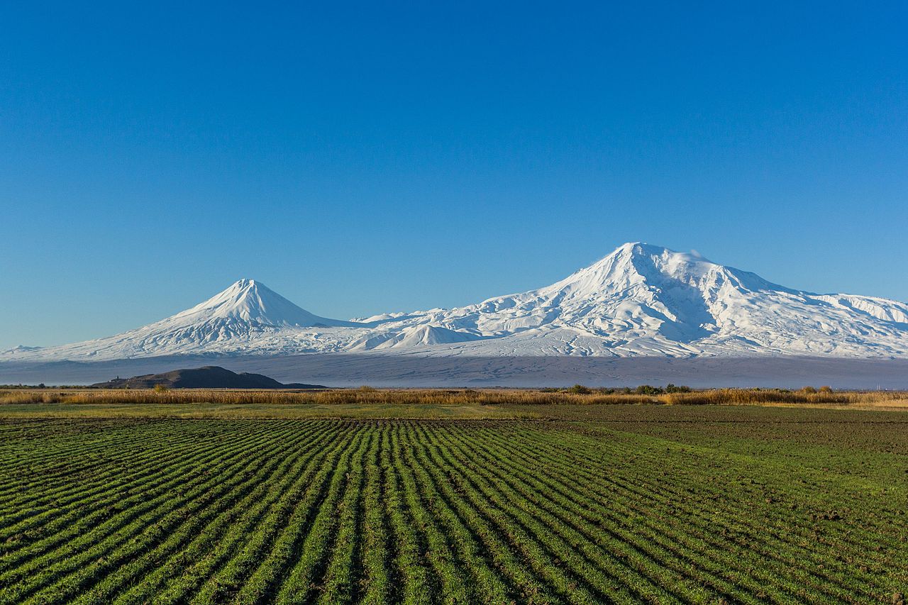 Mount_Ararat_from_Artashat_28mm